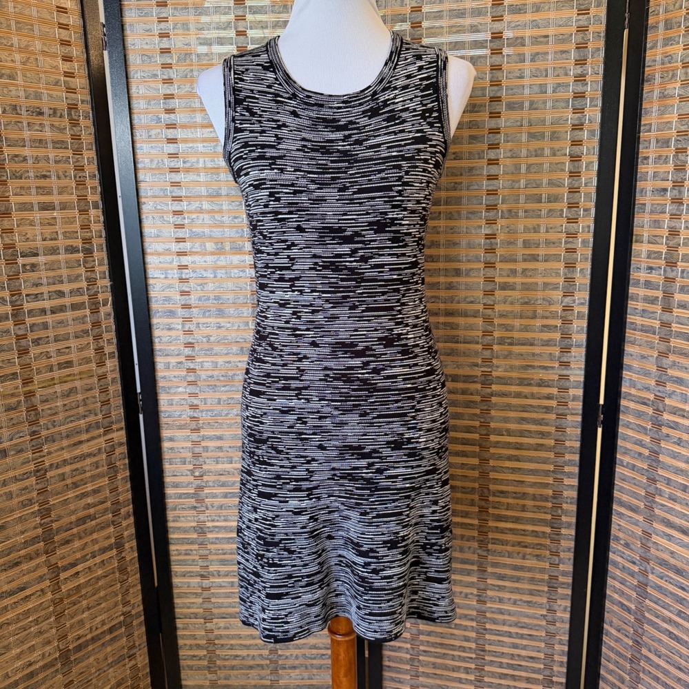 Muse Sleeveless Sheath Dress Women Small Black White Space Dye Knit Workwear